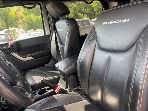 Used 2017 Jeep Wrangler Rubicon AWD/4WD image 9