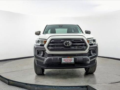 Used 2019 Toyota Tacoma SR image 12