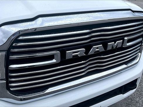 Used 2022 RAM 2500 Laramie AWD/4WD image 32