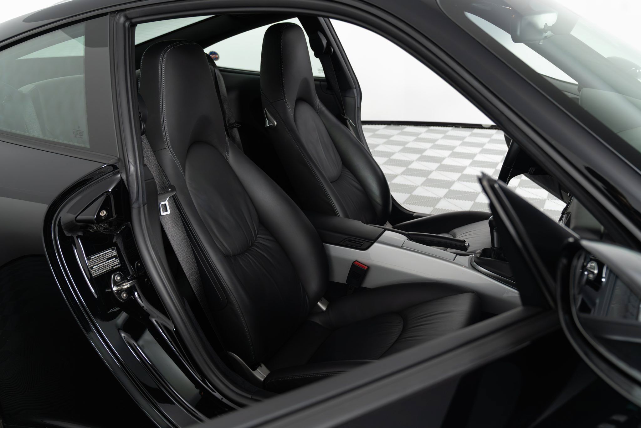 Used 2005 Porsche 911 Carrera S RWD image 10