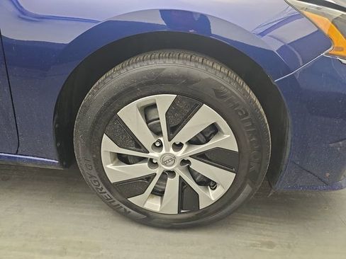 Used 2024 Nissan Altima 2.5 S FWD image 13