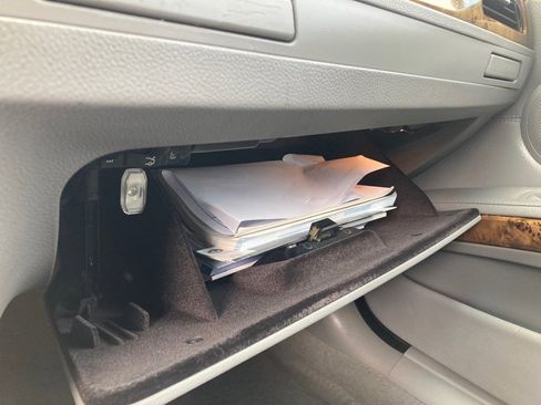 Used 2006 BMW 325i Sedan image 11