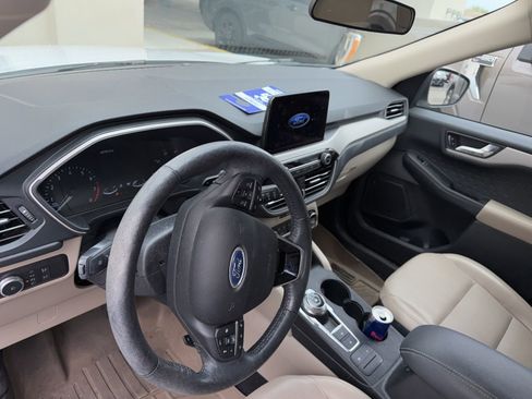 Used 2020 Ford Escape SEL image 10