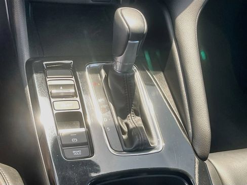 Used 2025 Acura Integra FWD image 16