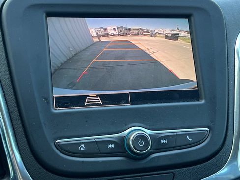 Used 2023 Chevrolet Equinox LT FWD image 26