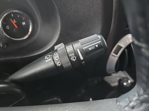 Used 2015 Jeep Wrangler Unlimited Sahara w/ Connectivity Group image 43