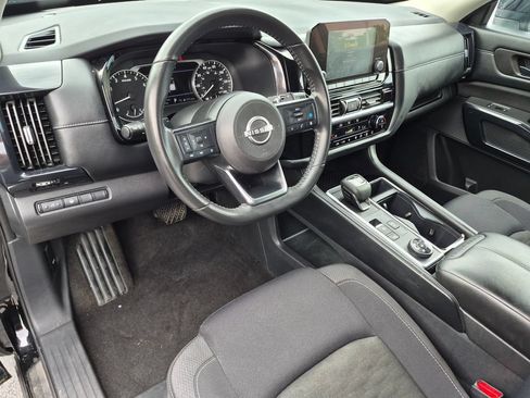 Used 2024 Nissan Pathfinder SV w/ Lighting Package (N92) AWD/4WD image 10