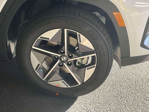 New 2026 Hyundai Tucson SE image 9