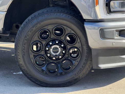 Used 2023 Ford F250 Lariat w/ Lariat Ultimate Package image 3