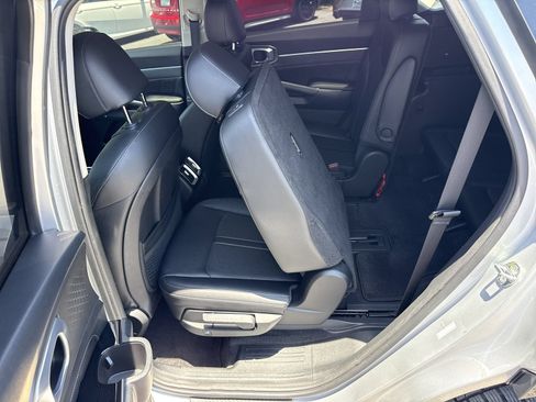 Used 2022 Kia Sorento SX FWD image 12