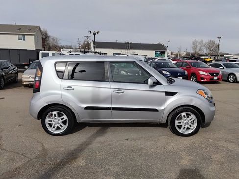 Used 2011 Kia Soul + w/ Audio Pkg image 4