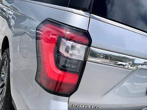 Used 2021 Ford Expedition Limited AWD/4WD image 32