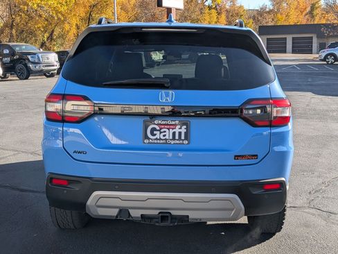 Used 2025 Honda Pilot TrailSport image 7