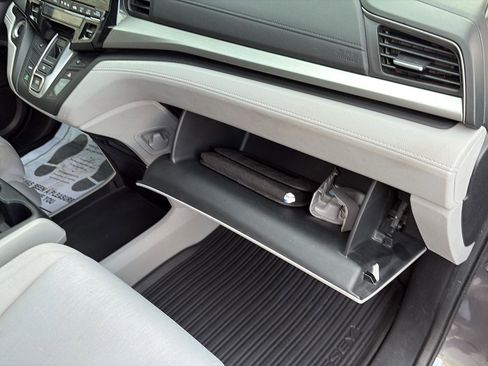 Used 2019 Honda Odyssey EX image 20