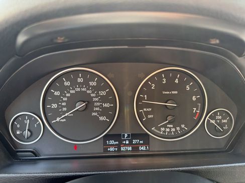 Used 2018 BMW 320i xDrive Sedan AWD/4WD image 12