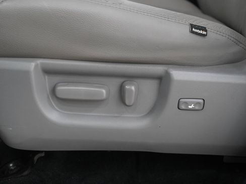 Used 2018 Toyota Sequoia SR5 AWD/4WD image 27