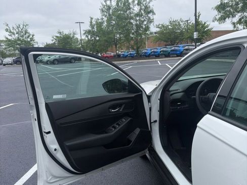 Used 2025 Honda Accord SE image 10