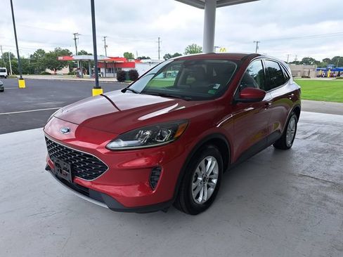 Used 2020 Ford Escape SE FWD image 3