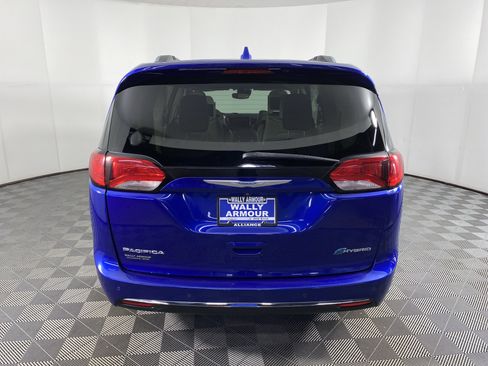 Used 2018 Chrysler Pacifica Limited w/ Advanced Safetytec Group image 9