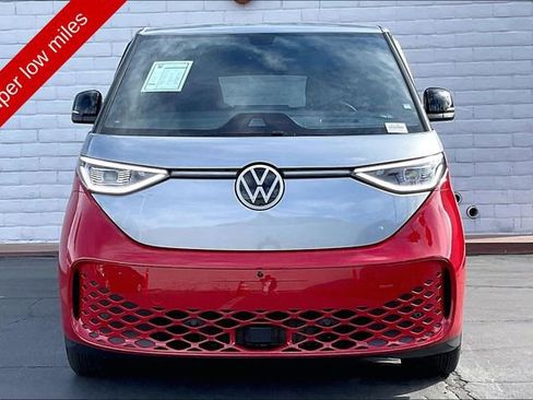Used 2025 Volkswagen ID. Buzz Pro S Plus AWD/4WD image 2