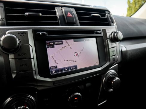 Used 2016 Toyota 4Runner SR5 Premium image 24