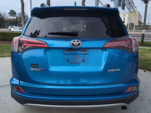 Used 2018 Toyota RAV4 Limited image 9