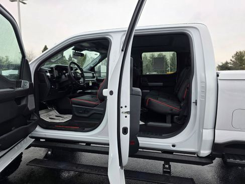 New 2026 Ford F250 Lariat w/ Black Appearance Package image 9