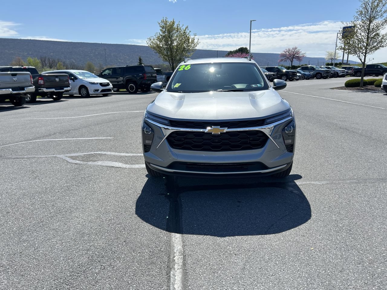 New 2026 Chevrolet Trax LT w/ Sunroof Package FWD image 2