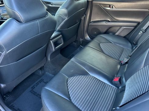 Used 2019 Toyota Camry SE FWD image 14