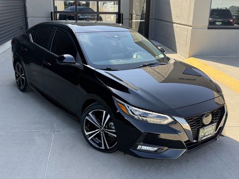 Used 2022 Nissan Sentra SR w/ SR Premium Package FWD image 6