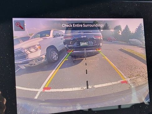 Used 2023 Jeep Wagoneer Series II w/ Premium Group I AWD/4WD image 12