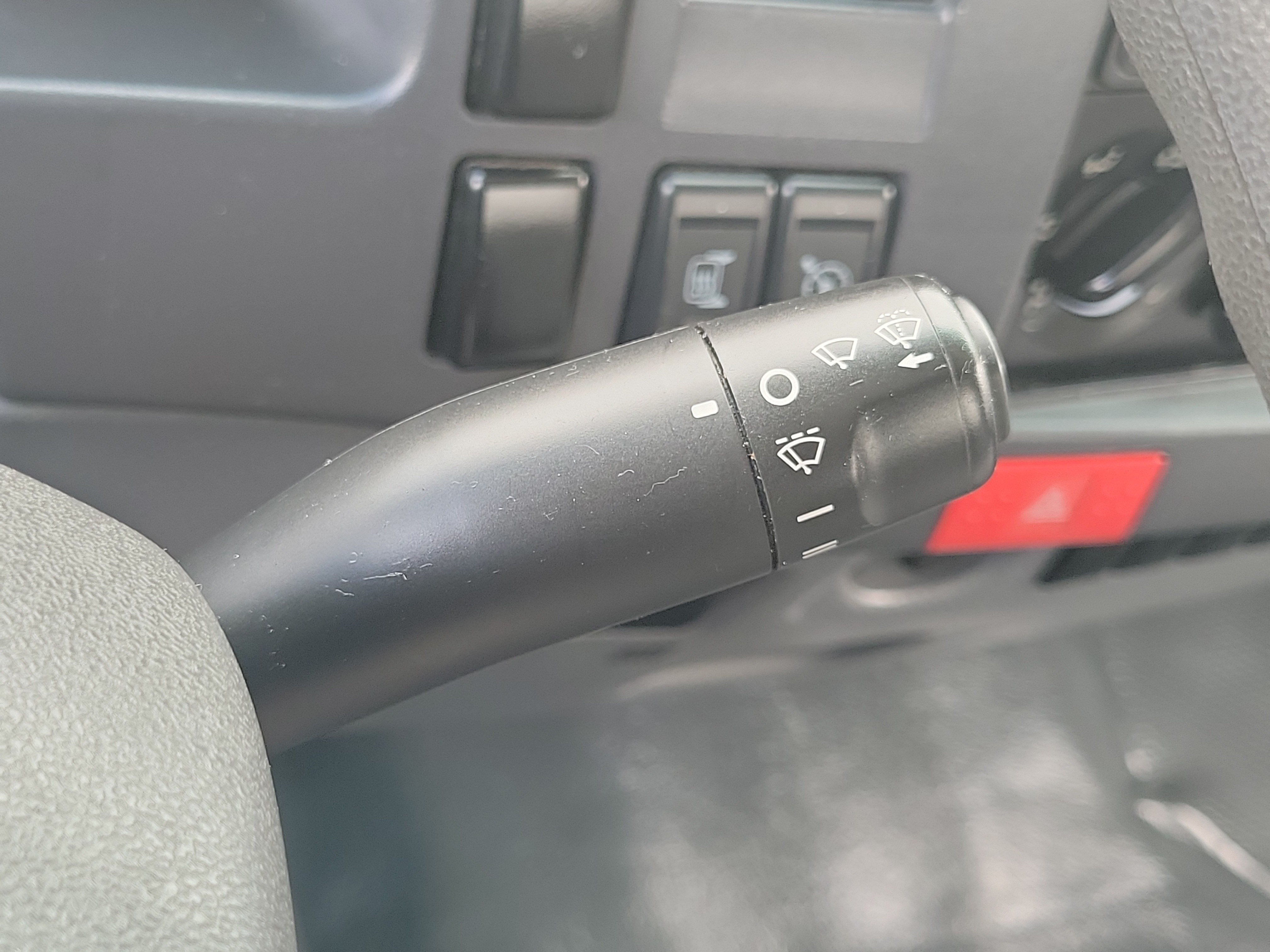 Used 2021 Isuzu NPR RWD image 28