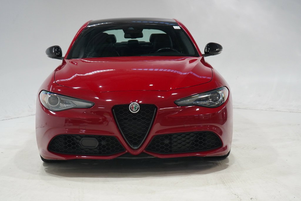 Used 2022 Alfa Romeo Giulia Veloce RWD image 2