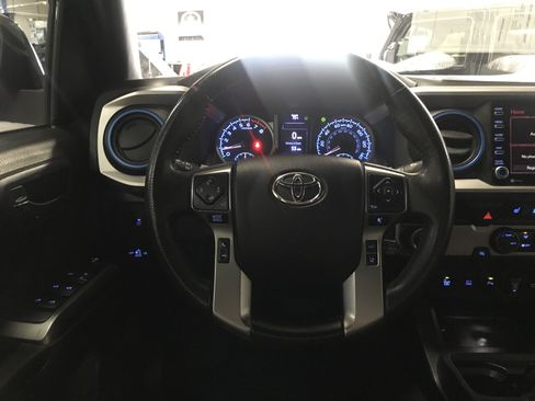Used 2022 Toyota Tacoma Limited RWD image 16
