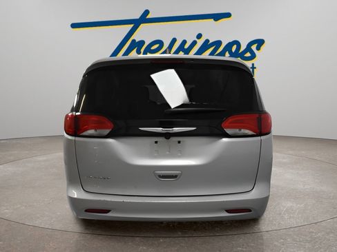 Used 2023 Chrysler Voyager LX FWD image 10