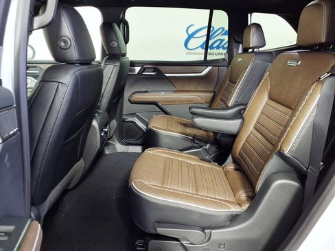 New 2026 GMC Acadia Denali Ultimate image 8