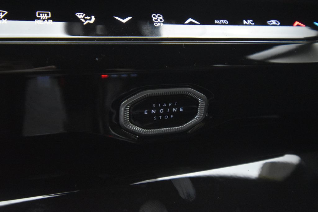New 2027 Jeep Grand Cherokee Limited AWD/4WD image 22