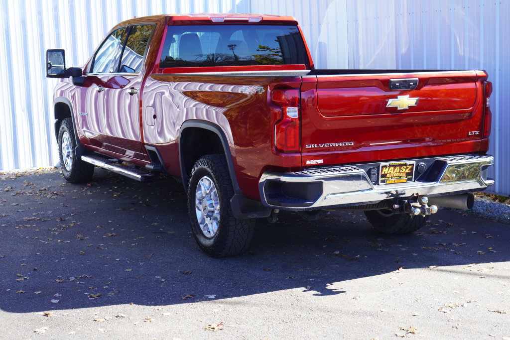 Used 2024 Chevrolet Silverado 3500 LTZ w/ LTZ Convenience Package AWD/4WD image 4