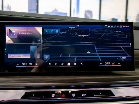 Used 2026 BMW 750e xDrive w/ Executive Package image 18