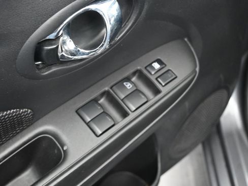 Used 2019 Nissan Versa SV image 13