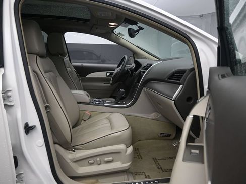 Used 2015 Lincoln MKX AWD w/ Equipment Group 102A image 22