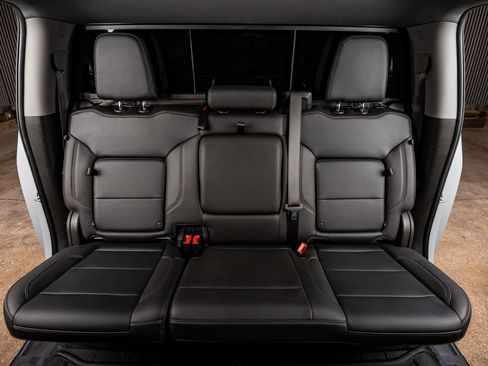 Used 2024 Chevrolet Silverado 2500 LTZ w/ LTZ Plus Package image 35