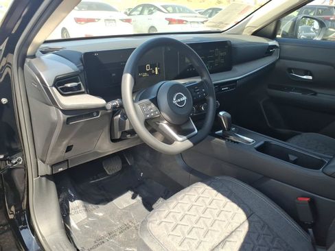 Certified 2025 Nissan Kicks SV FWD image 12
