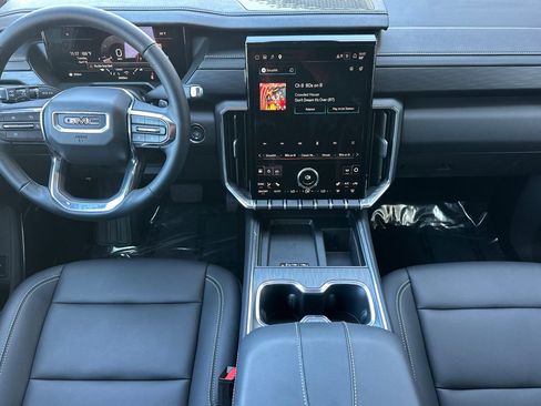 Used 2026 GMC Acadia Elevation w/ Elevation Premium Package FWD image 16