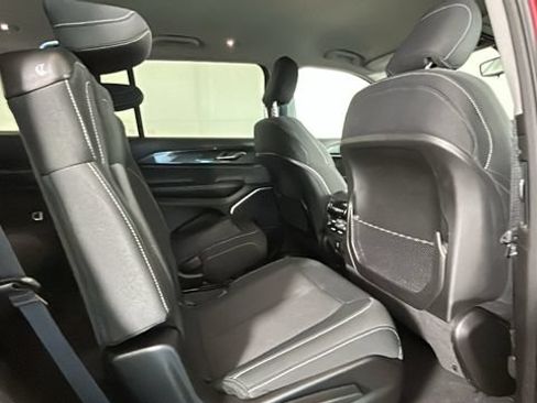 Used 2022 Jeep Grand Cherokee L Laredo w/ Luxury Tech Group I AWD/4WD image 28