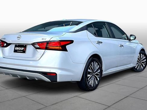 Used 2024 Nissan Altima 2.5 SV image 12