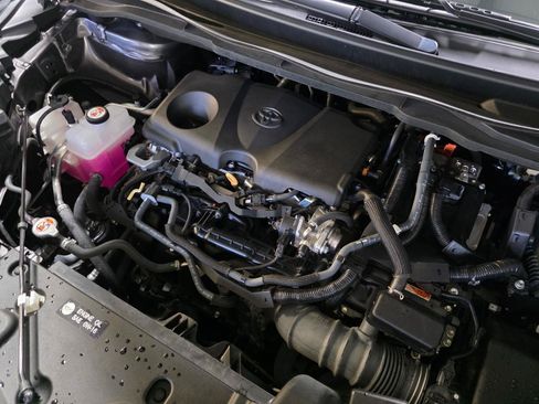 Used 2024 Toyota Sienna XLE FWD image 44