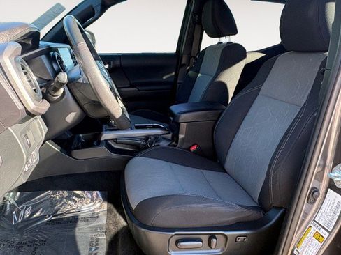 Used 2023 Toyota Tacoma TRD Off-Road image 4