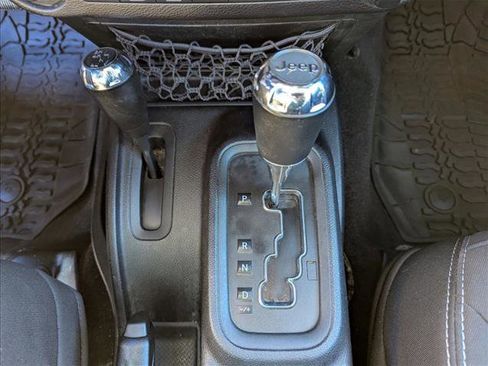 Used 2014 Jeep Wrangler Unlimited Rubicon w/ Connectivity Group image 12