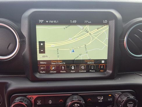 Used 2018 Jeep Wrangler Unlimited Sahara image 18